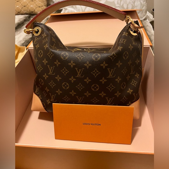 LOUIS VUITTON 2018 Monogram Berri PM. - Picture 4 of 14